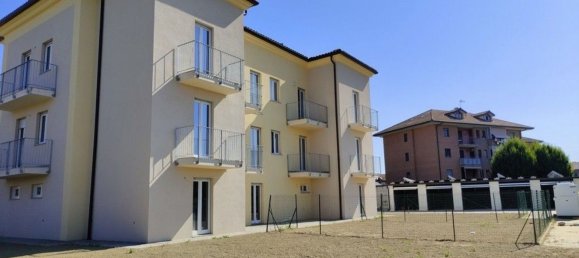 Apartamento de 4 dormitorios en Asti, Italy No. 317456 4
