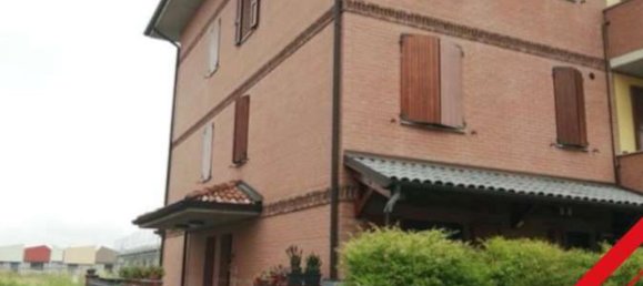 5 rooms Apartment in Ravarino, Italy No. 95523 2