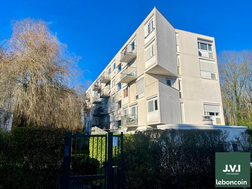 Apartamento T2 em Montmorency, France N.º 146000