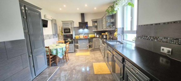 Casa T4 em Aubigny-sur-Nere, France N.º 209069 2