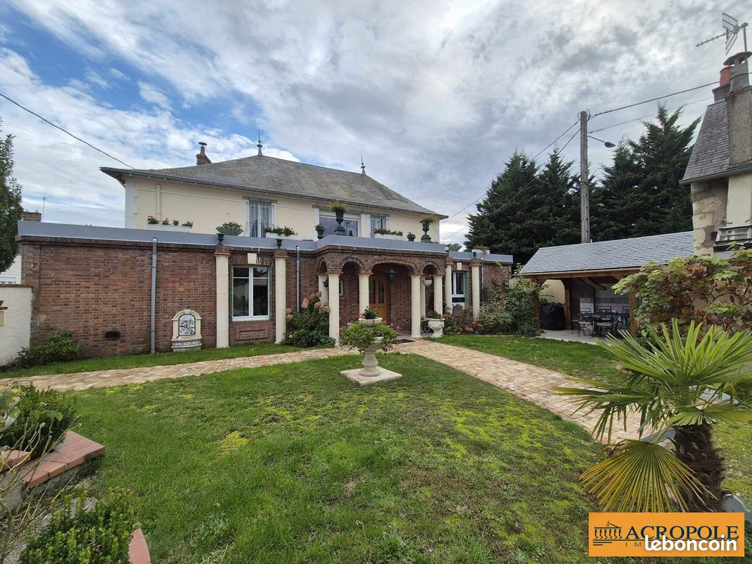 Casa T4 em Aubigny-sur-Nere, France N.º 209069