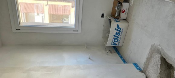 5 rooms Penthouse in Vaiano, Italy No. 15294 4