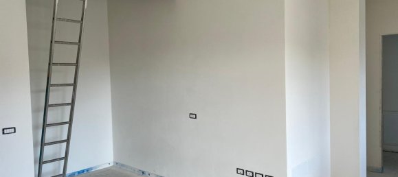 5 rooms Penthouse in Vaiano, Italy No. 15294 10