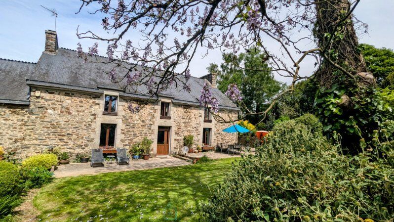 5 bedrooms House in Morbihan, France No. 290110