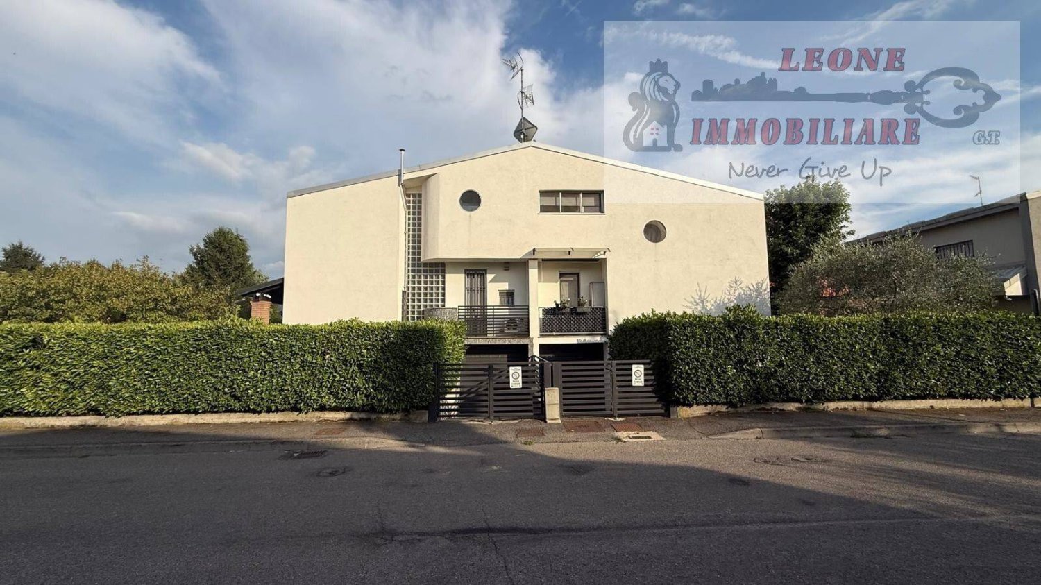 Villa T4 em Pieve Emanuele, Italy N.º 266848