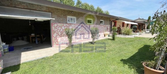 5 rooms Villa in Dosolo, Italy No. 157912 3