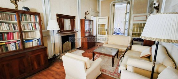 8 bedrooms Villa in Desio, Italy No. 209384 7