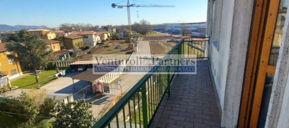 3غرفة شقة في Brescia, Italy رقم 4032 5