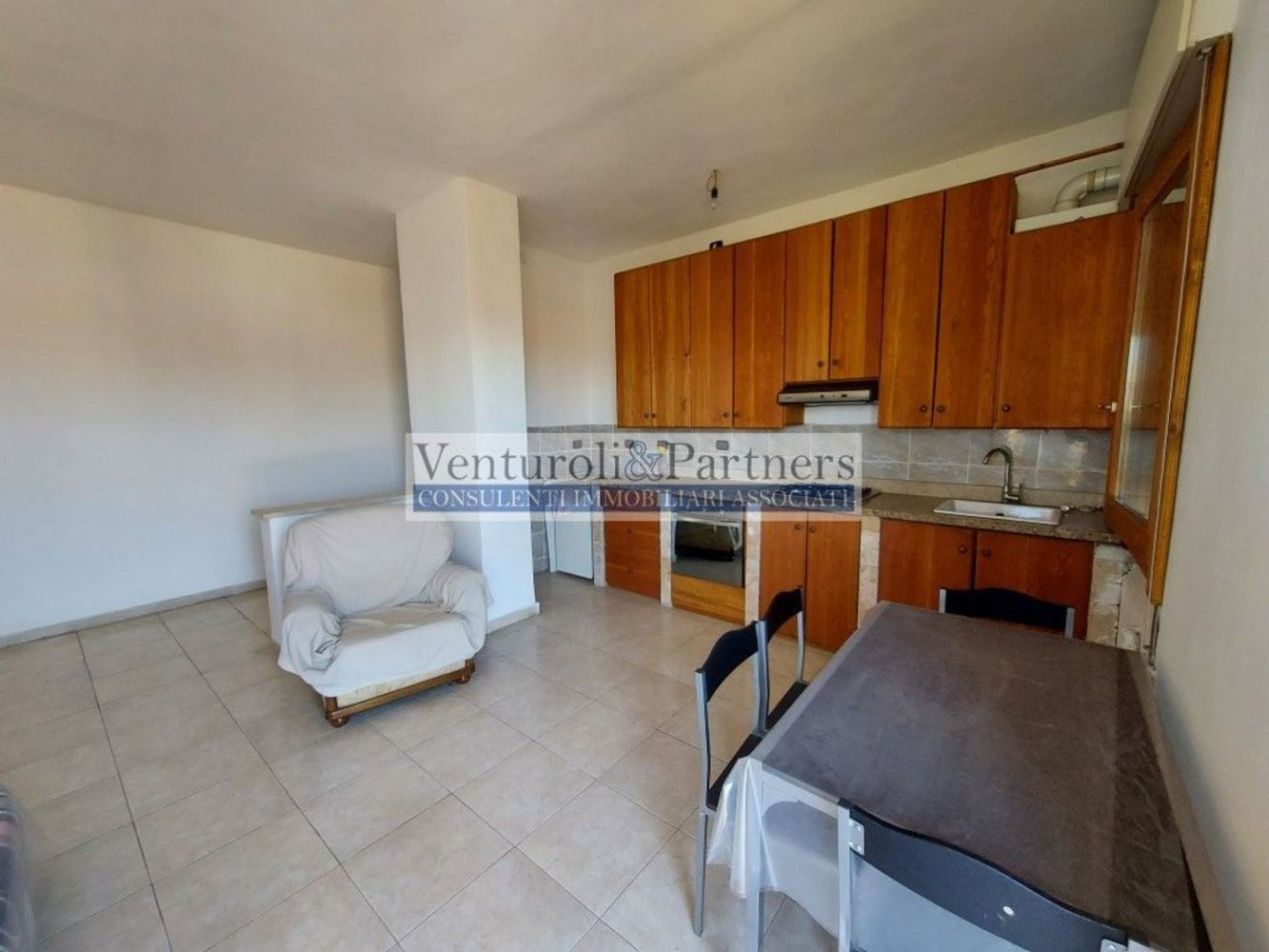 3غرفة شقة في Brescia, Italy رقم 4032