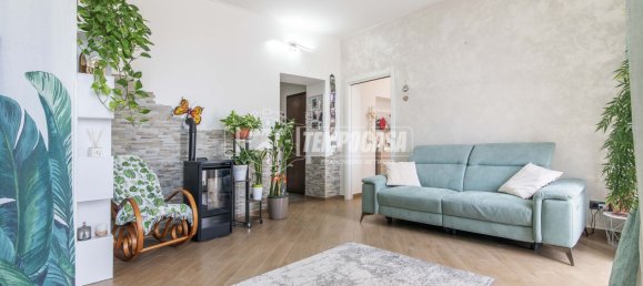 3 rooms Apartment in Lurago Marinone, Italy No. 275848 4