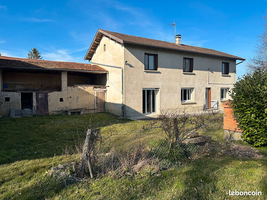 Casa de 4 dormitorios en Culin, France No. 201493