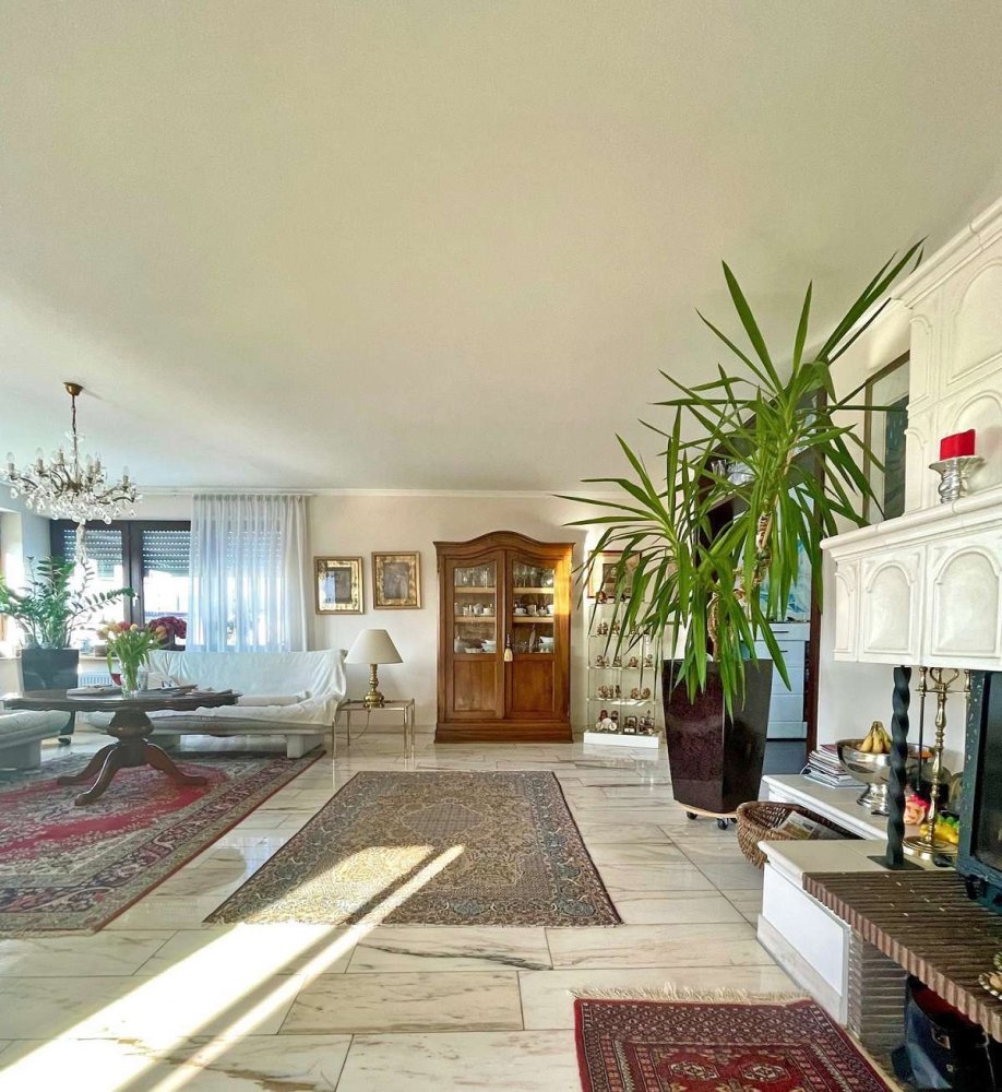 6-salle Appartement à Hohenlohe, Germany No. 54052