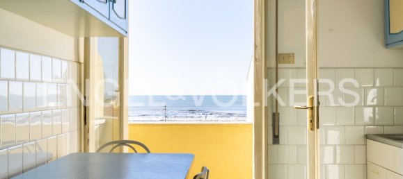 2 bedrooms Apartment in Camaiore, Italy No. 48905 7