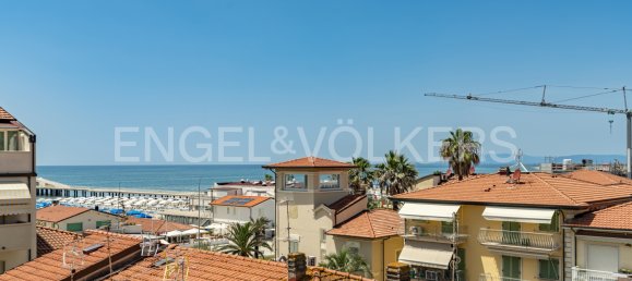 2 bedrooms Apartment in Camaiore, Italy No. 48905 2