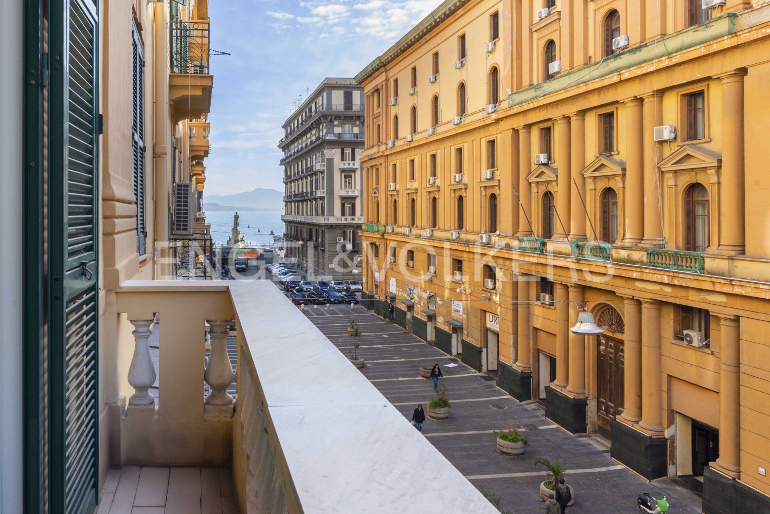 10 rooms Duplex in Naples, Italy No. 105291