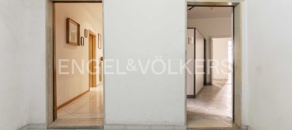 10 rooms Duplex in Naples, Italy No. 105291 3