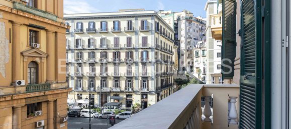 10 rooms Duplex in Naples, Italy No. 105291 8