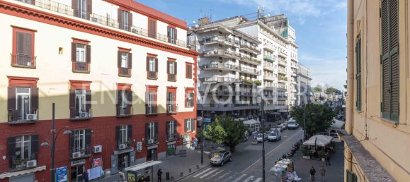 10 rooms Duplex in Naples, Italy No. 105291 18