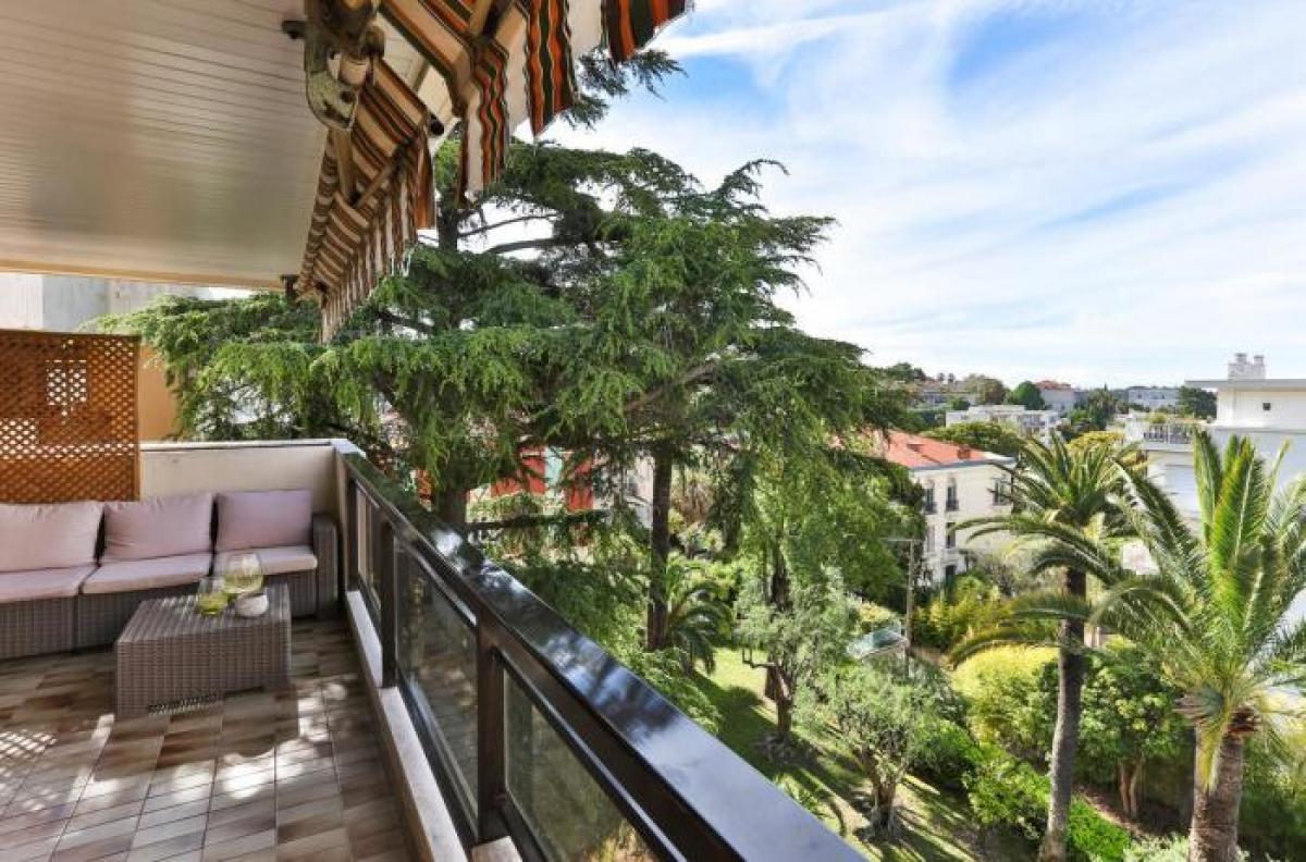 2 bedrooms Apartment in Nice, France No. 2925