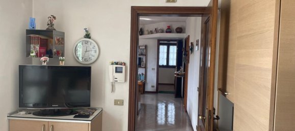 6 rooms Apartment in Nembro, Italy No. 277926 8