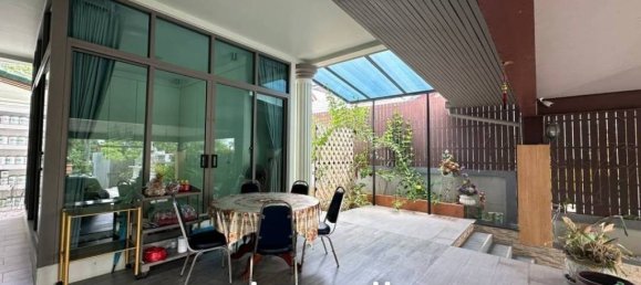 4 bedrooms Villa in Pattaya, Thailand No. 16848 2