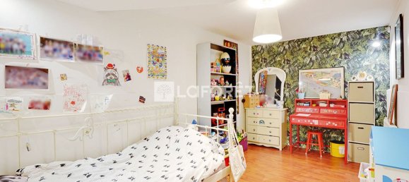 4 bedrooms Apartment in Paris, France No. 167311 3