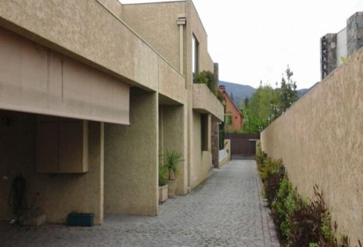 5 bedrooms House in Santiago, Chile No. 1727