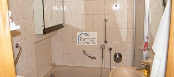 Moradia em banda de 8 divisões em Wartburgkreis, Germany N.º 46382 6