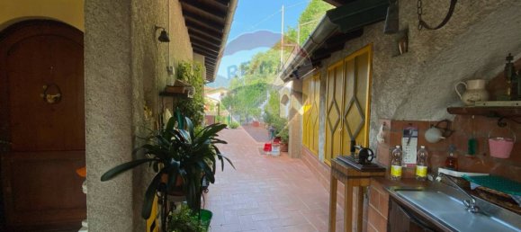 6 غرف نوم فيلا في Gemonio, Italy رقم 355077 20