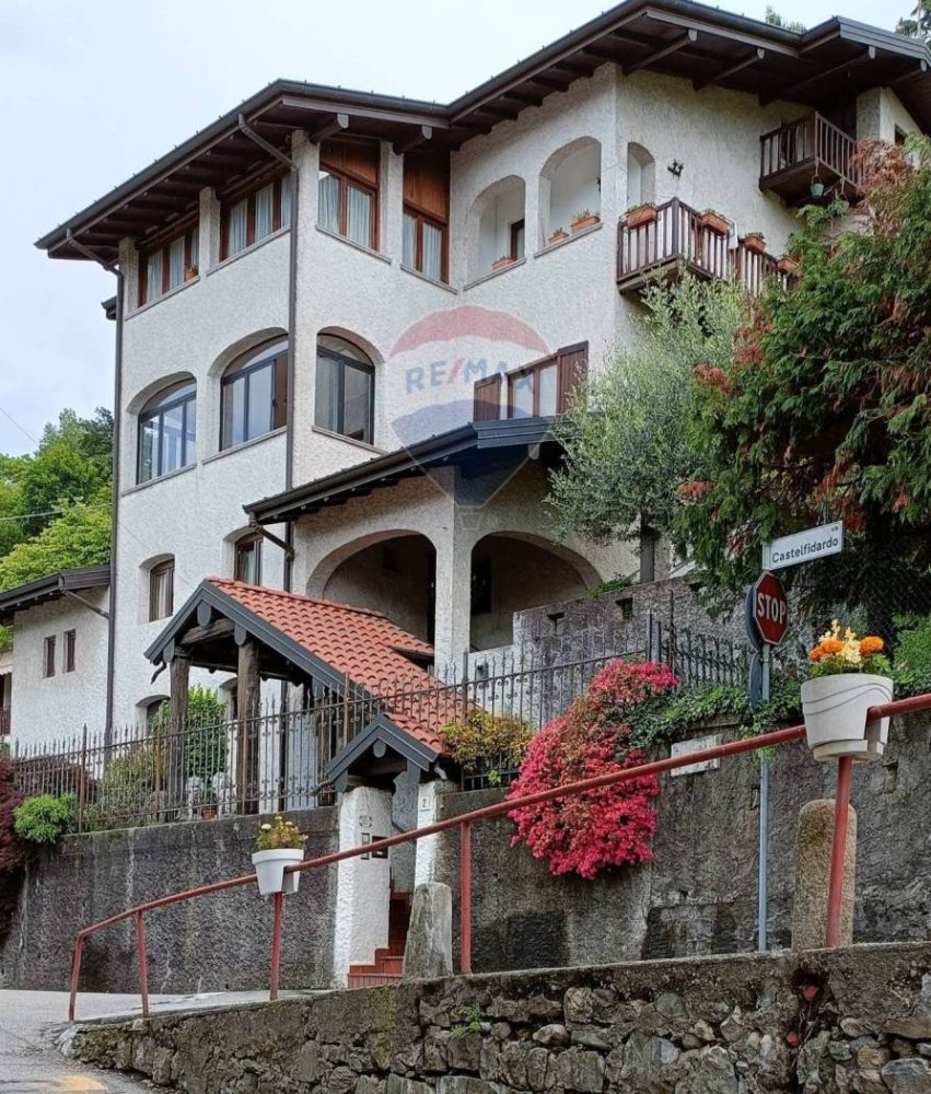 6 غرف نوم فيلا في Gemonio, Italy رقم 355077