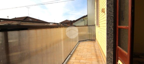 3 rooms Apartment in Brandizzo, Italy No. 130522 7