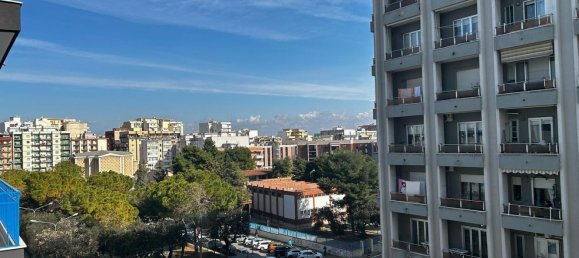 Apartamento de 3 divisões em Taranto, Italy N.º 33804 33