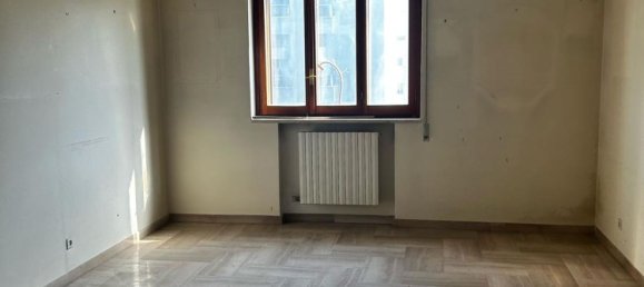 Apartamento de 3 divisões em Taranto, Italy N.º 33804 12