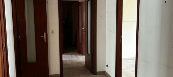 Apartamento de 3 divisões em Taranto, Italy N.º 33804 6