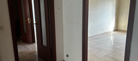 Apartamento de 3 divisões em Taranto, Italy N.º 33804 8