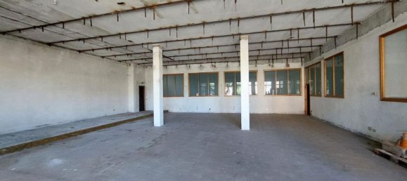 Bureau à Lipomo, Italy 1185m² No. 380577 10