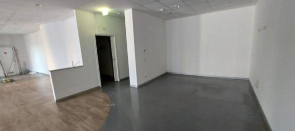 Bureau à Lipomo, Italy 1185m² No. 380577 4