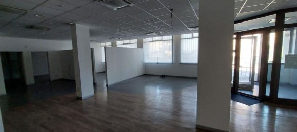 Bureau à Lipomo, Italy 1185m² No. 380577 6