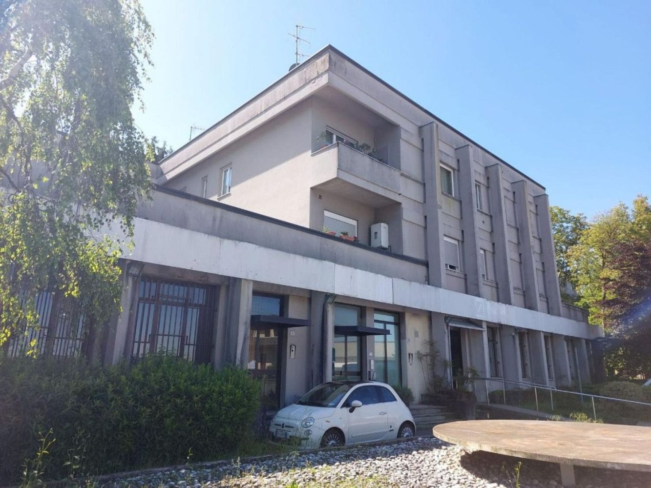 Bureau à Lipomo, Italy 1185m² No. 380577