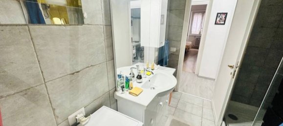 4 rooms Apartment in Rome, Italy No. 34072 19