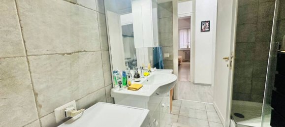 4 rooms Apartment in Rome, Italy No. 34072 16