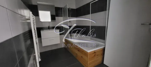 2 bedrooms House in Ambares-et-Lagrave, France No. 352731 2