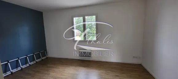 2 bedrooms House in Ambares-et-Lagrave, France No. 352731 3