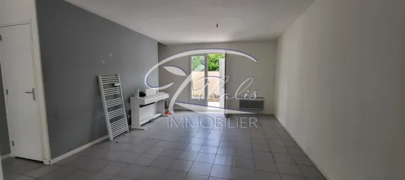 2 bedrooms House in Ambares-et-Lagrave, France No. 352731 4
