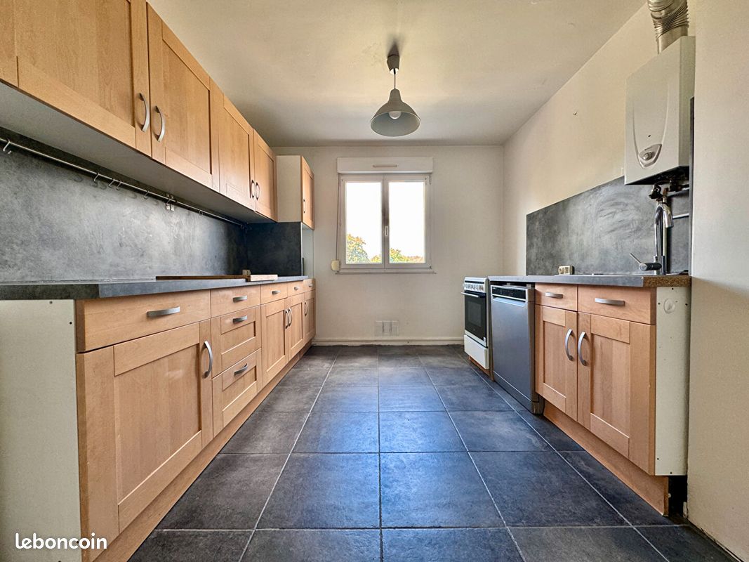 Apartamento de 1 dormitorio en Reims, France No. 153201