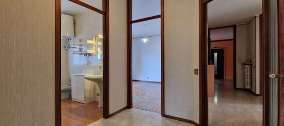 5 rooms Apartment in San Maurizio d'Opaglio, Italy No. 86334 8