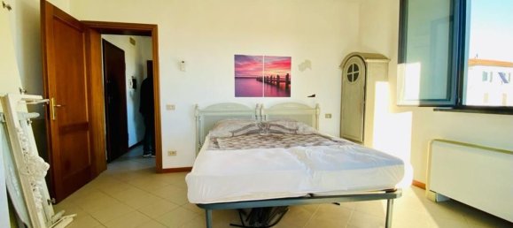 Studio in Lucca, Italy No. 91864 22