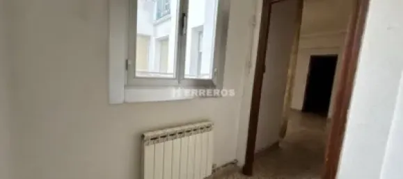 Квартира с 4 спальнями в Логроньо, Испания № 142442 3