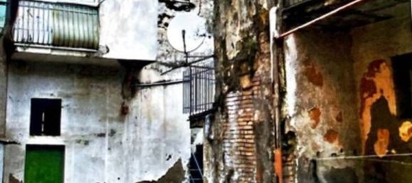 2-salle Appartement à Acerra, Italy No. 293987 3