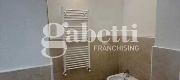 1 bedroom Apartment in Florence, Italy No. 264600 11